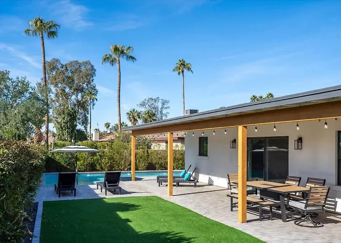 Palm Oasis Kierland Poolside Escape Holiday home