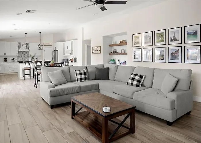 Palm Oasis Kierland Poolside Escape Holiday home *