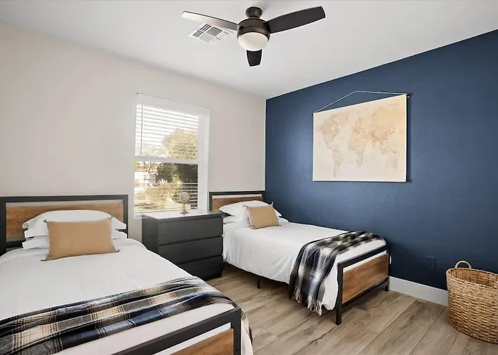 Palm Oasis Kierland Poolside Escape Holiday home *